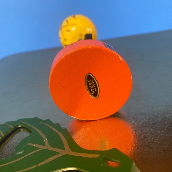 RETRO 70s JAPAN TIMBER LINE WOOD CRAFT TUTTI-FRUITTI MAGNETIC BOTTLE/ CAN OPENER - Picture 15 of 15